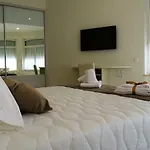 Bowen, Luxury Suites