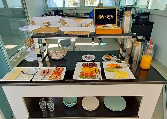 Bowen, Luxury Suites